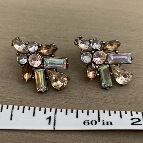 ✨BaubleBar✨Cluster earrings, tan iridescent, NEW - Picture 4 of 8